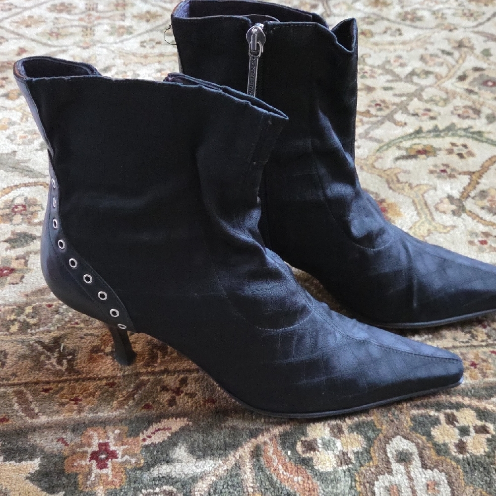 Donald J. Pliner LISHE Black Heeled Bootsts